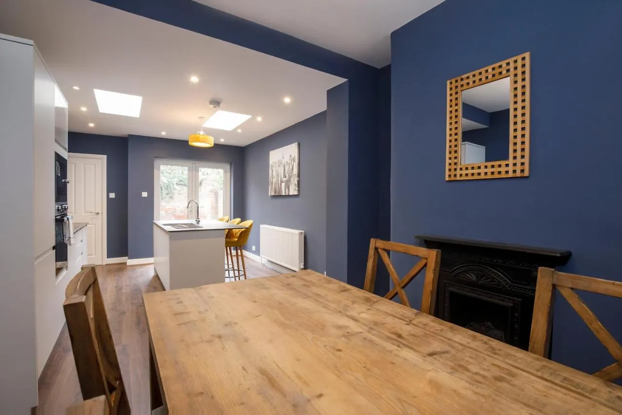 Falklands Street City Centre House-Free Parking York