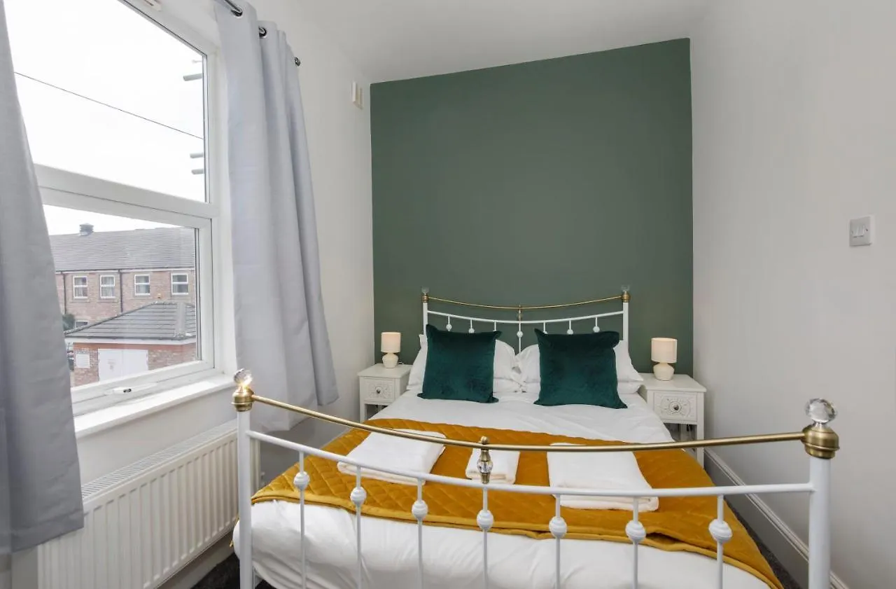 Falklands Street City Centre House-Free Parking York